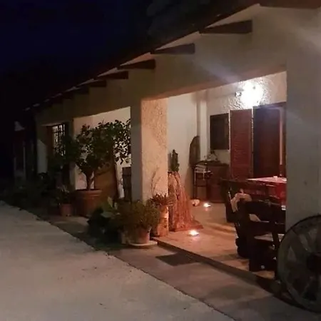 Casal De' Pini Relais Tennis E Piscina Ferienhaus Santa Maria in Selva