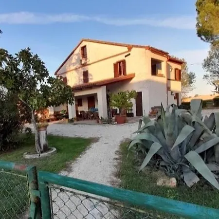 Casal De' Pini Relais Tennis E Piscina *