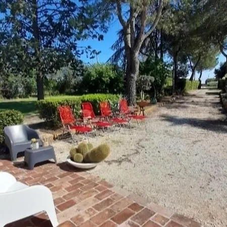 Ferienhaus Casal De' Pini Relais Tennis E Piscina