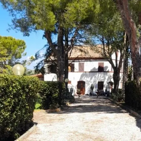 Casal De' Pini Relais Tennis E Piscina