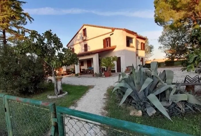 Casal De' Pini Relais Tennis E Piscina *