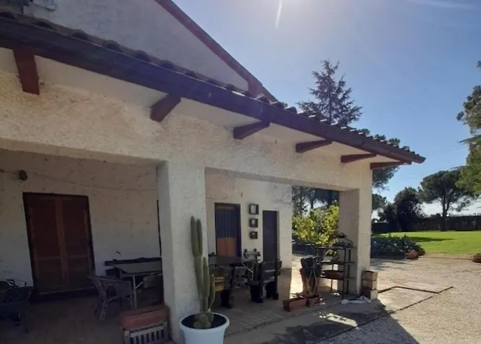 Casal De' Pini Relais Tennis E Piscina *