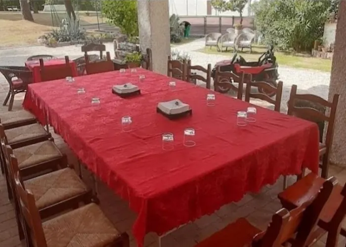 Casal De' Pini Relais Tennis E Piscina Santa Maria in Selva